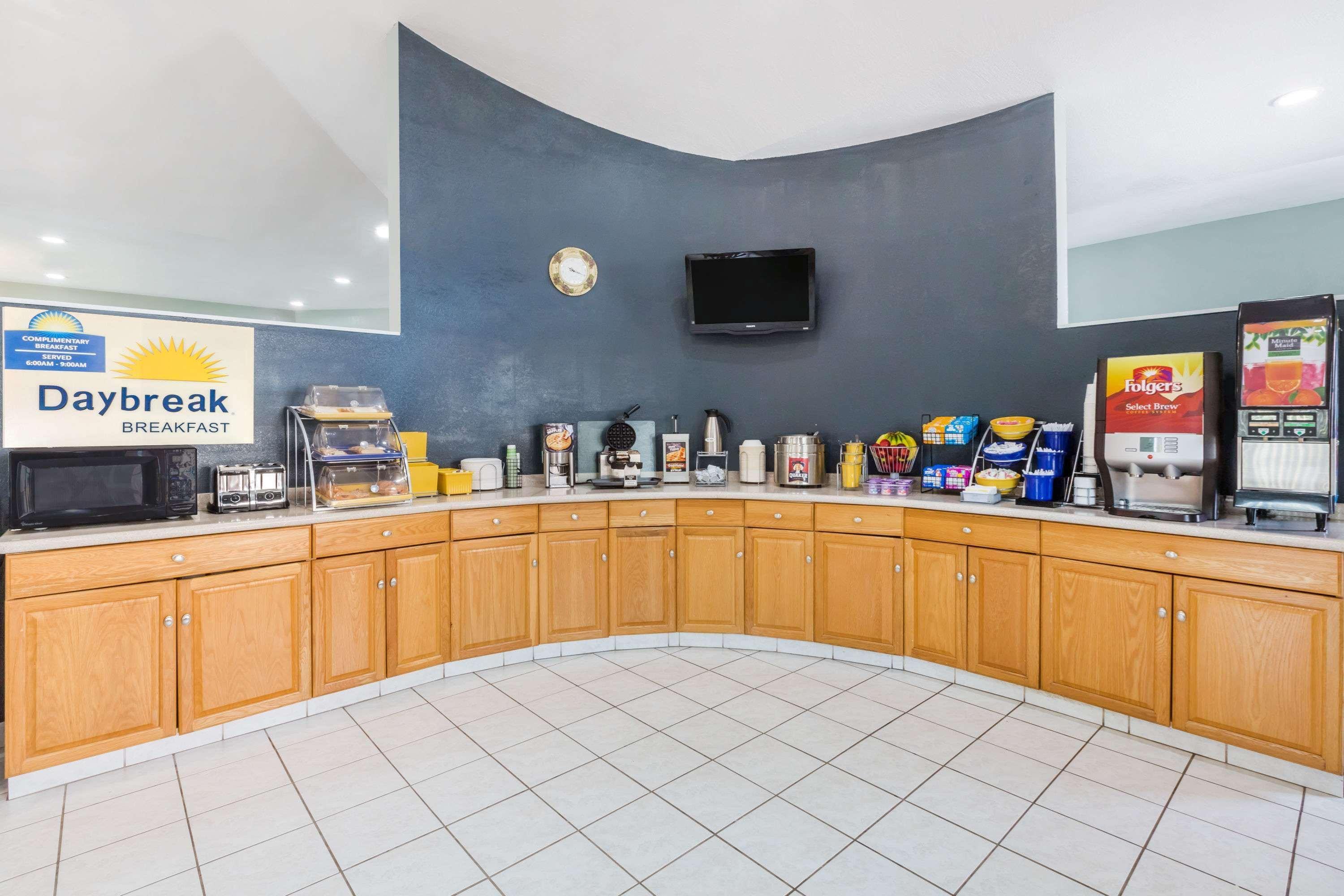 Days Inn By Wyndham Portland/Corpus Christi Экстерьер фото